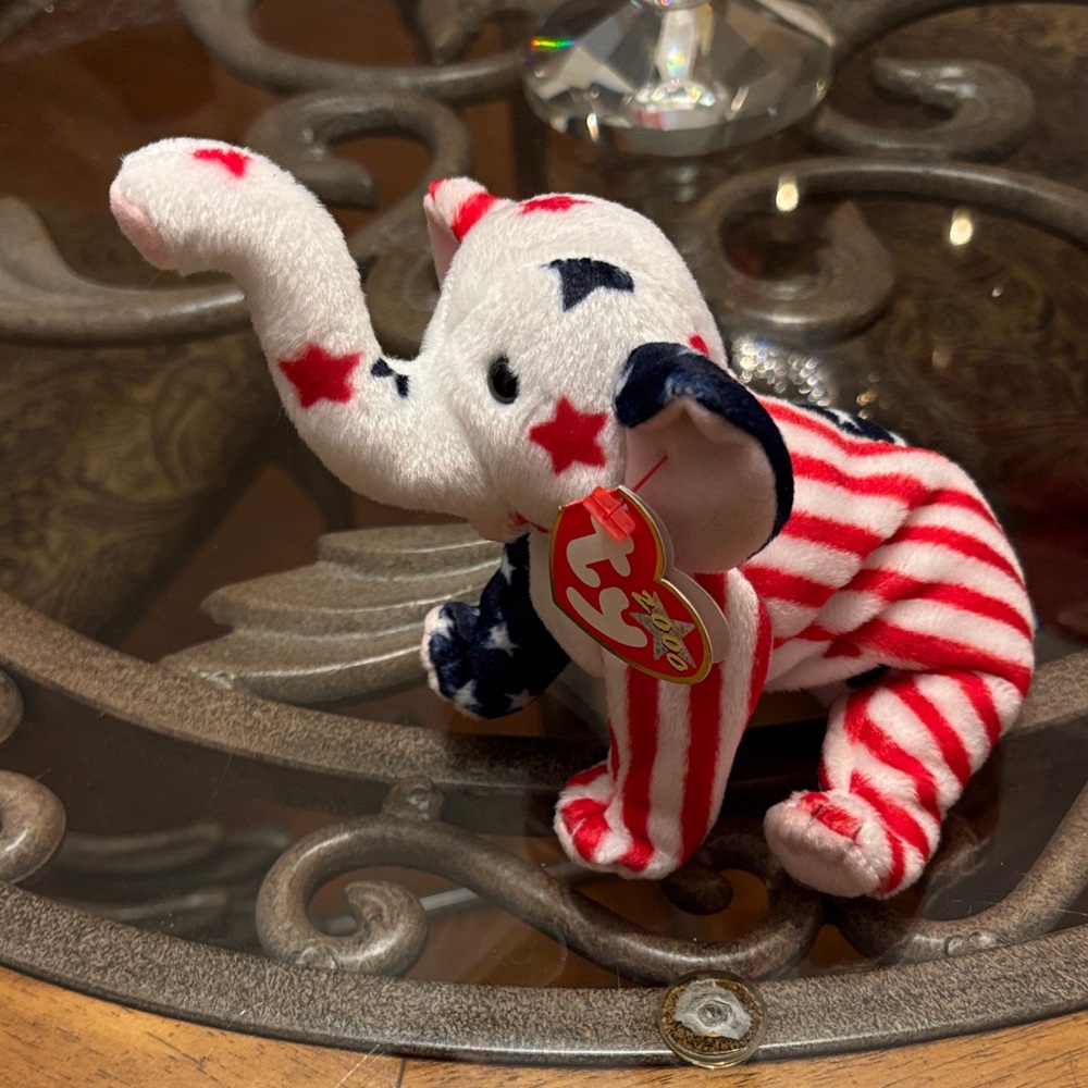 Ty Beanie Baby Righty 2000, a plush elephant.